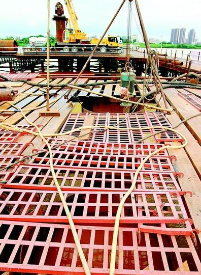 隆生大桥主跨桩基开始施工 年底前完成主桥桩基施工