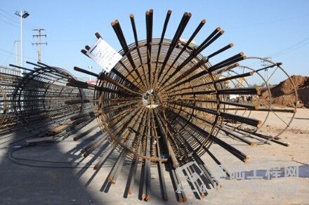 中国铁建大桥工程局集团六公司在石家庄和平路高架西延项目施工率先完成首根桩基浇筑